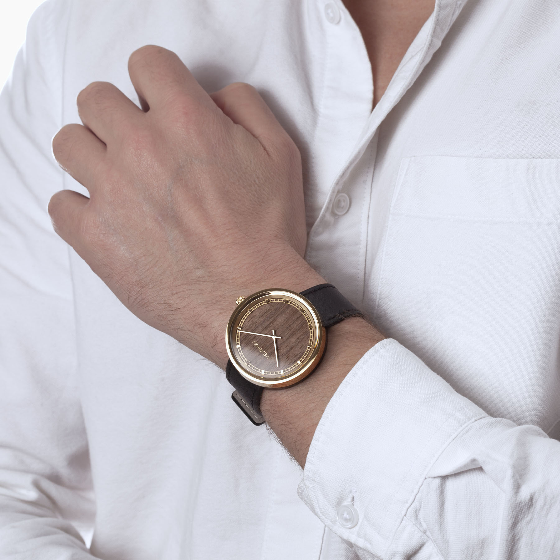 Wooden watch for men / NORDIC gold VEJRHØJ / Men wearing wooden watches