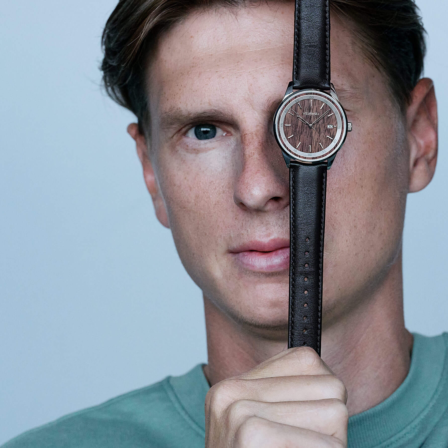Kasper Junker posing with a Walnut watch with brown straps