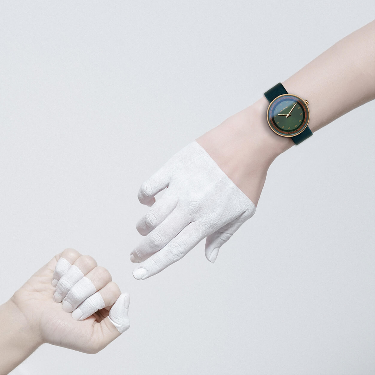 petiteemeraldhandsquare_970f7a