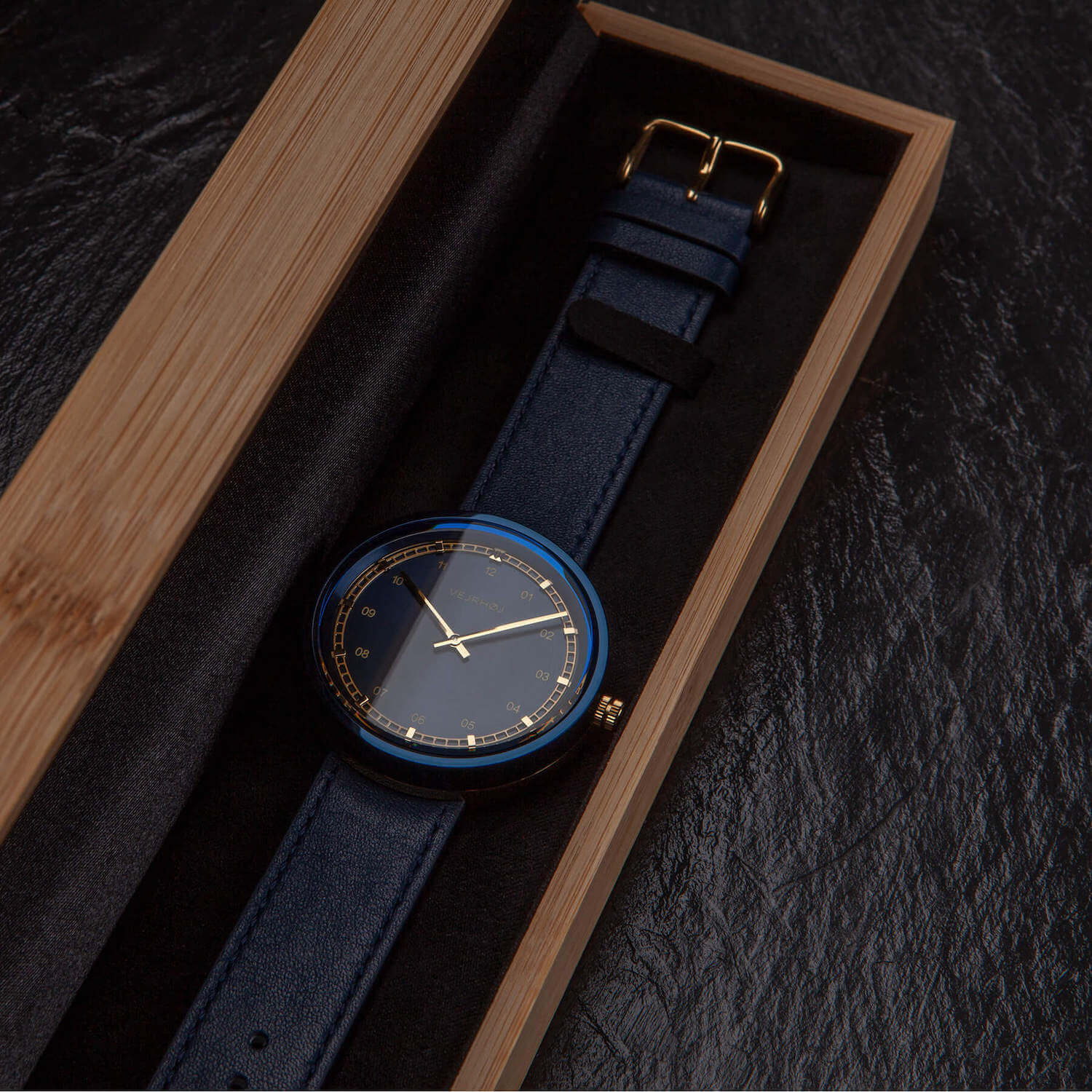 men's blue watch in VEJRHØJ wooden box
